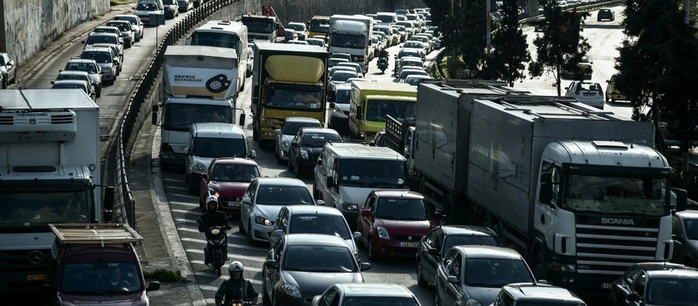 Αυξημένη κίνηση στους δρόμους της Αττικής - Πού υπάρχει μποτιλιάρισμα (χάρτης)